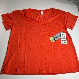 Ideology Guava Flow women’s short sleeve t-shirt. NWT